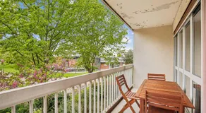Duplex apartment downtown with parking - Image 5