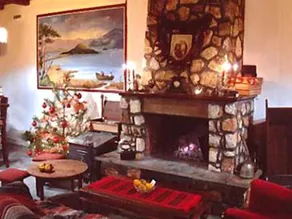 Varnous Hotel - Image 4