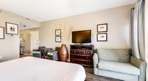 Remodeled Ocean-View Studio with Balcony - Image 4