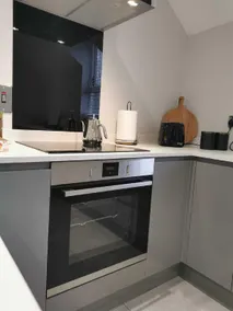 Modern 3-Bed Apartment in Magherafelt Sleeps 8 - Image 5