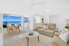 Seaview Coastal Retreat - Image 2