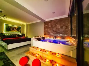 Paradiso Apartments - Image 2