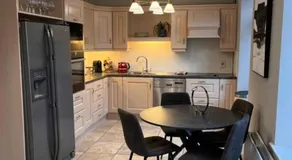 No 10 Bridge Street - Town Centre Apartment - Image 5