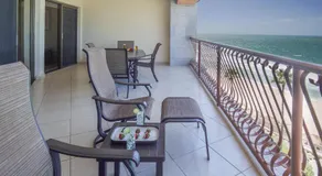Chasing Sunsets Penthouse Perfect Elegant Ocean Front Condo - Image 4