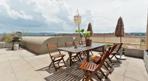 Design Penthouse Rooftop Loft, 190sq, 5 Beds, 2 Panorama Terrace, Hot Tub, 1min to Main Station- 5min to City - Image 4