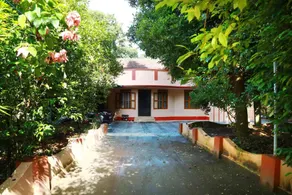 Back Packers Cochin Villa - Image 3