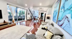 Bondi Modern Beachside Suite - Image 2