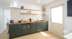 Seymour Sleeps, Deluxe- Apartment -Apartment mit 1 Schlafzimmer und Pool - Image 3