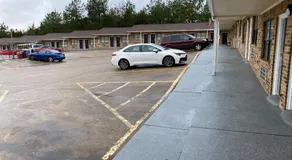 Town House Motel - Image 4