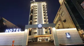 El Tower Hotel - Image 4