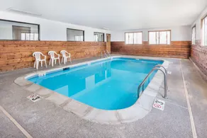 Super 8 by Wyndham Bourbonnais/Kankakee Area - Image 2