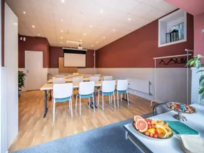 Room in a Hotel With Free Breakfast - Image 2