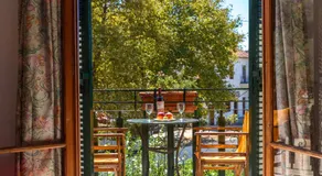 Des Roses Hotel - Image 5