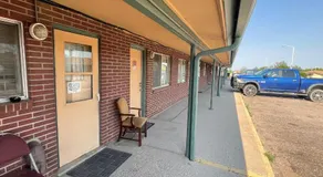 Round-Up Motel - Image 4