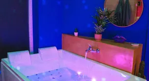 Capsule Boogie-Woogie - JACUZZI - SAUNA - BILLARD - JEUX - ECRAN GÉANT - FILET SUSPENDU - NETFLIX - Image 5