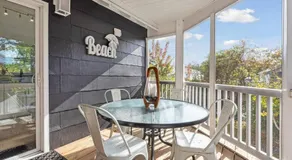Cozy Beach Cottage Near The Bay - Image 4