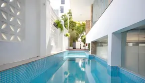 Sapphire Hotel - Image 2