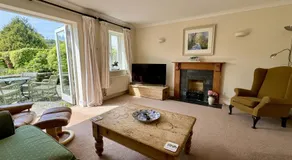Orchard Cottage - Walking distance of the river, charming sunny patio, quiet location - Image 2