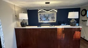 Bea's Parkway Inn - Image 2