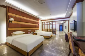 Longmen Tiequan Golden Hot Spring Resort Hotel - Image 2