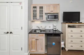 308 Pilot House - Image 2