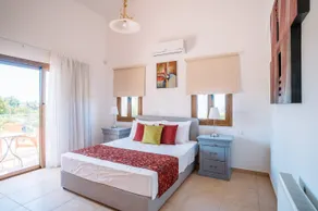 Andrea Villa 5 bedroom with swimming pool - Image 2