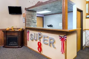 Super 8 by Wyndham Kingdom City - Image 1