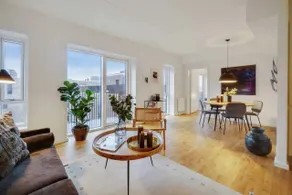 Elegant Scandinavian Apartment in Central Copenhag - Image 2