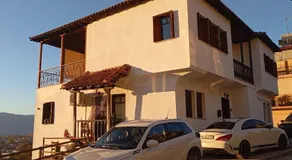 Villa Hill - Image 2