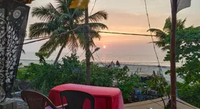 Peace and love beach stay - Image 3
