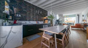 Large Design House in the City center - Image 2