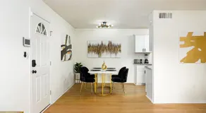 Emerald Retreat - Central & Stylish - 2 BR/2 BA - Image 4