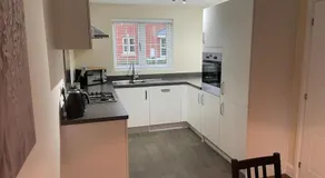 Beautiful Family Home - Image 5