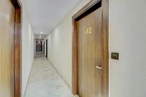 Flagship Discovery Rooms Near Akshardham - Image 4