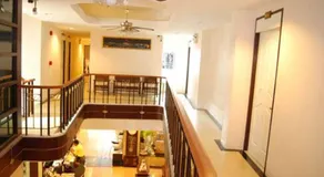 Rambuttri House - Image 5