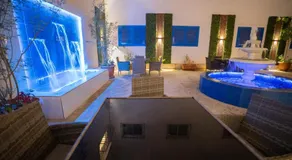 Blue Tower Hotel Apartments - Image 2