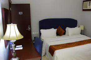 Bolton White Apartments - Image 5