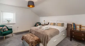 Pass the Keys Spacious and Quiet Flat in Aylesbury - Image 2
