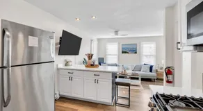 5 min walk to Asbury Park, 4 beach badges, firepit, grill, porch, cool AC - Image 3