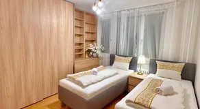 Cozy City Stay - Central Apartment - Image 2