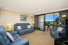 Spacious Bright Apartment in Cremorne - Image 2
