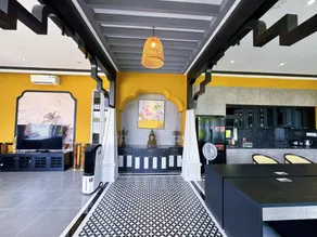 Bee Home - Image 4