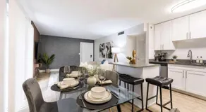 Bright & Modern Tampa Stay 2 King Beds & Pool - Image 3