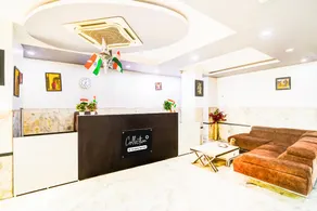 Collection O Sector 110 Noida - Image 5