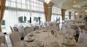 Hotel Bellevue - Metropol Lake Resort - Image 2
