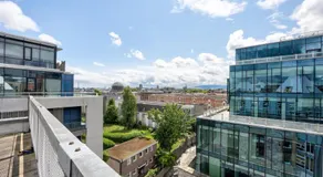 2 Bed Apartment with Roof Terrace 10 Min Walk to River Liffey - Image 5
