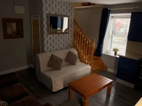 Charming 1-Bedroom Apartment with Jacuzzi in Johnstown - Image 2