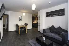 6 Di's Residence - Image 2