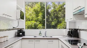 KozyGuru | Macquarie Park | Sunny Apt near Metro - Image 4
