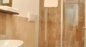 Gil's Hotel - Image 2